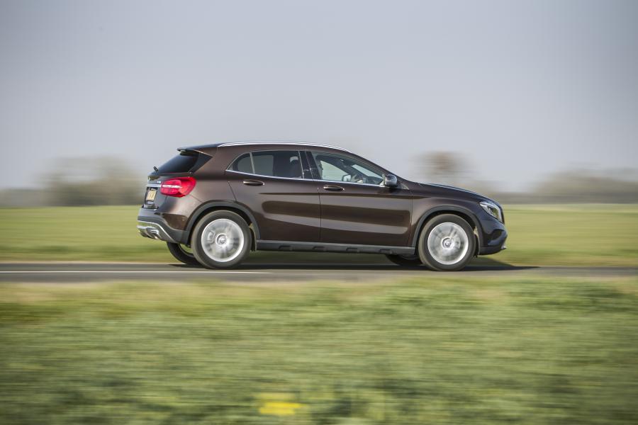  Mercedes-Benz GLA200 CDI 2014 года  (UK) (фото 18 из 46)